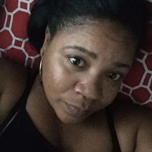 Meet your Posher, Aisha